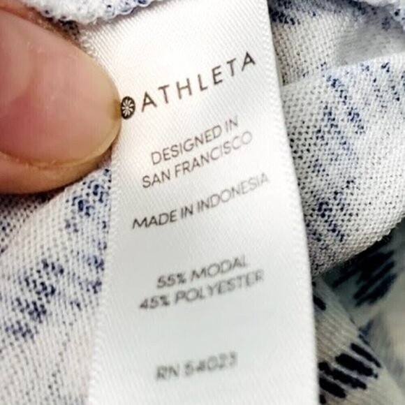 Athleta Chevron Print Athletic Gym Muscle Sleeveless Lightweight Workout Tee - Picture 9 of 9